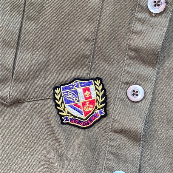 NWOT Army shirt with embroidered patches - Picture 3 of 3